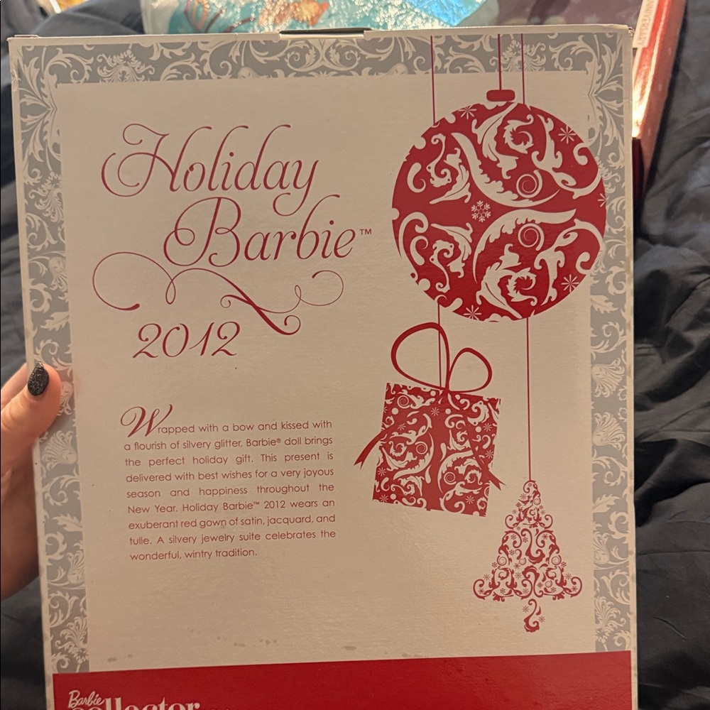 Barbie Holiday Collector Doll 2012 - Picture 4 of 4